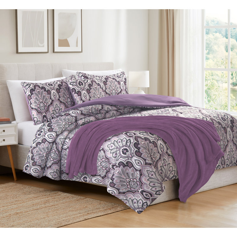 Windsor Comforter Set With Throw, Queen Comforter + 4 Additional Pieces