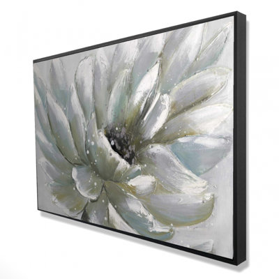 " White Chrysanthemum "