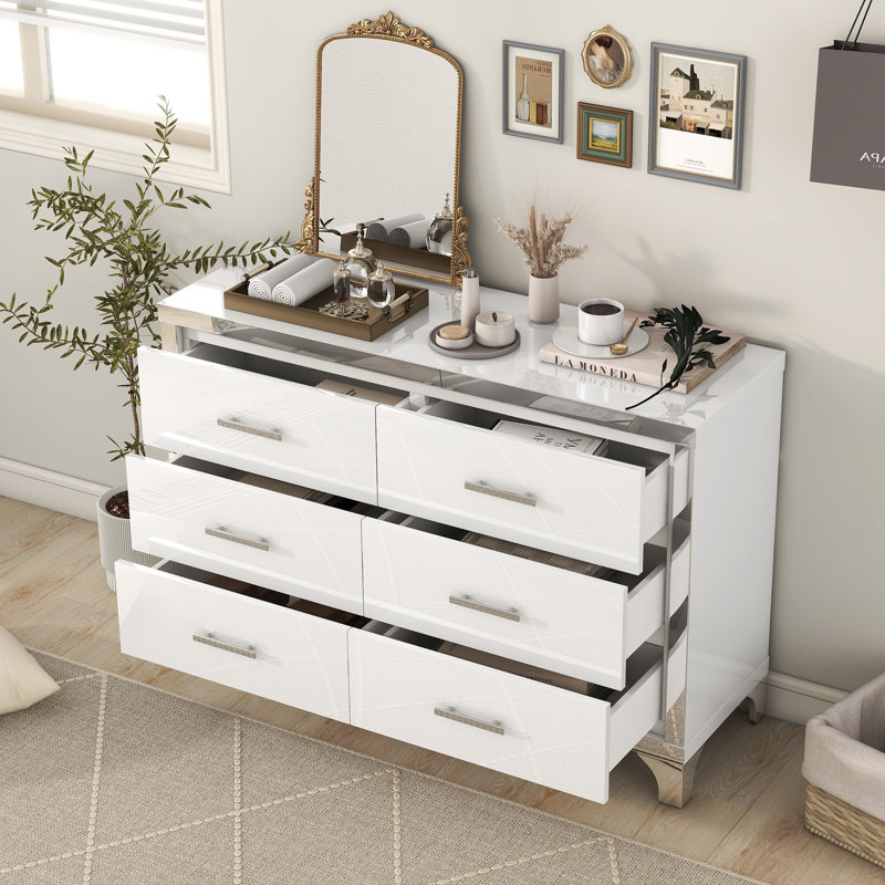 Commode élégante, Blanc