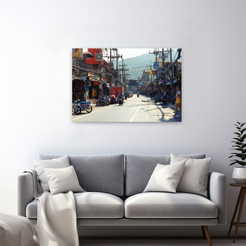 «Bustling City Street Vibrant Abstract Contemporary City Mountain», reproduction d'art murale, H 32 po x l 48 po