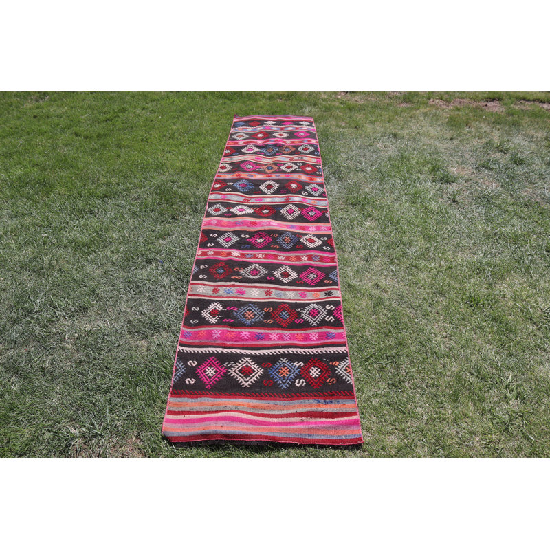 Tapis de style rétro turc Oushak Kilim dans une teinte rose vif idéal pour la décoration de couloir