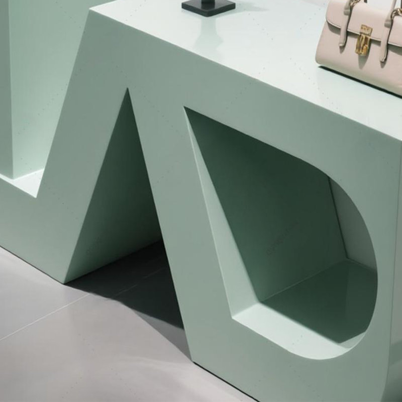 Table de présentation exquise dans le centre commercial