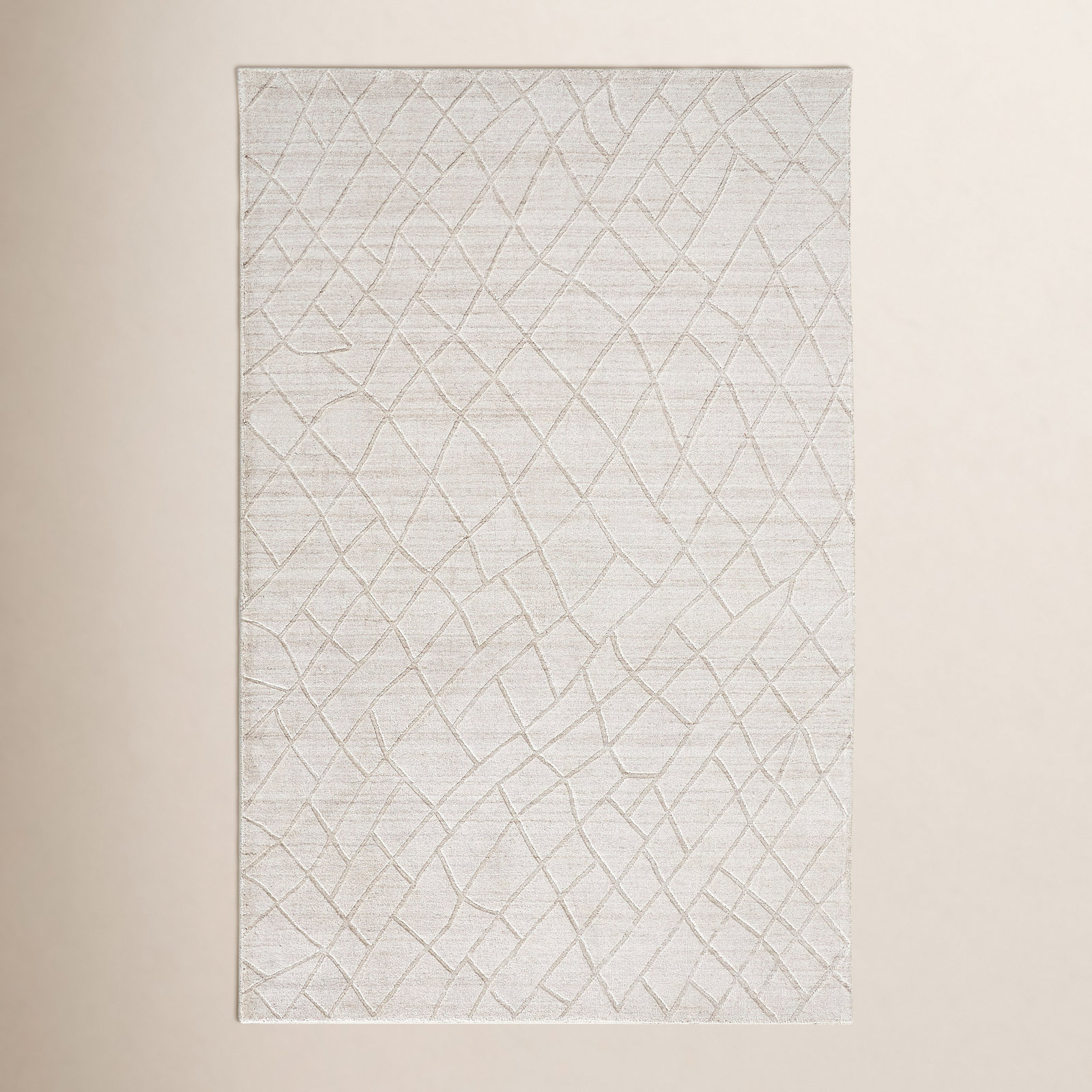 Kentoria Handmade Viscose Ivory/Gray Rug, Rectangle 5' x 8'