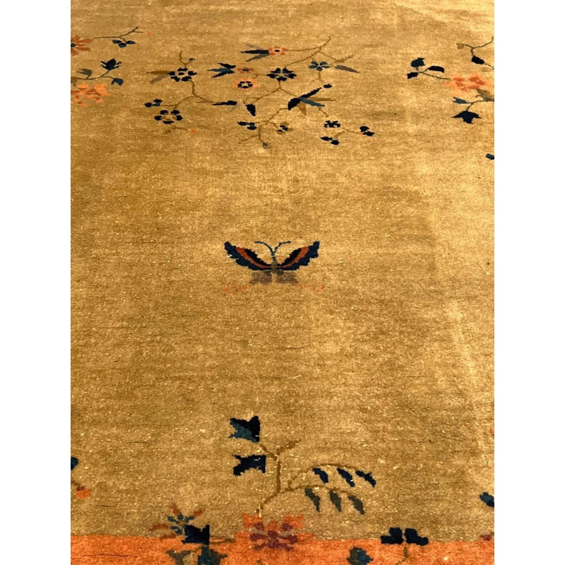 Floral Area Rug in Beige