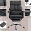Chaise de bureau en similicuir noir au design ergonomique. Siège réglable de 19,7 po à 22,8 po, dossier inclinable à 155 po, fonction pivotante, repose-pieds, rembourrage épais, facile à nettoyer, capacité de 264 lb et inclinable.