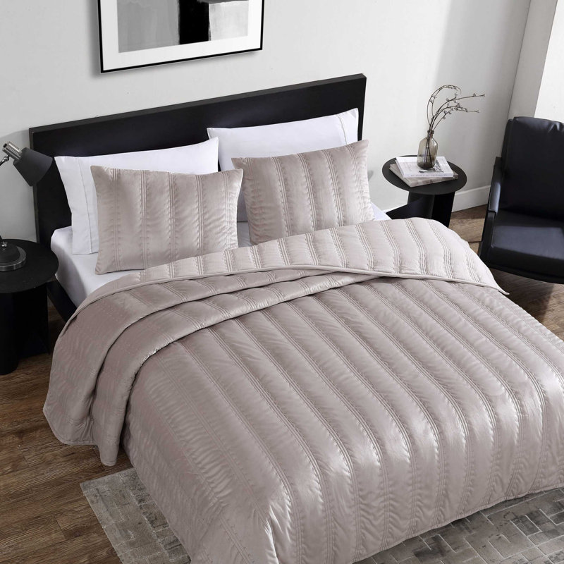 Vera Wang Linear Stitch Solid Quilt Set, Queen Quilt + 2 Standard Shams, French Clay