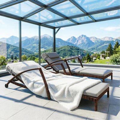 Chaise longue d'extérieur en osier gris 2 pièces avec 5 dossiers réglables, roulettes, coussins et accoudoirs