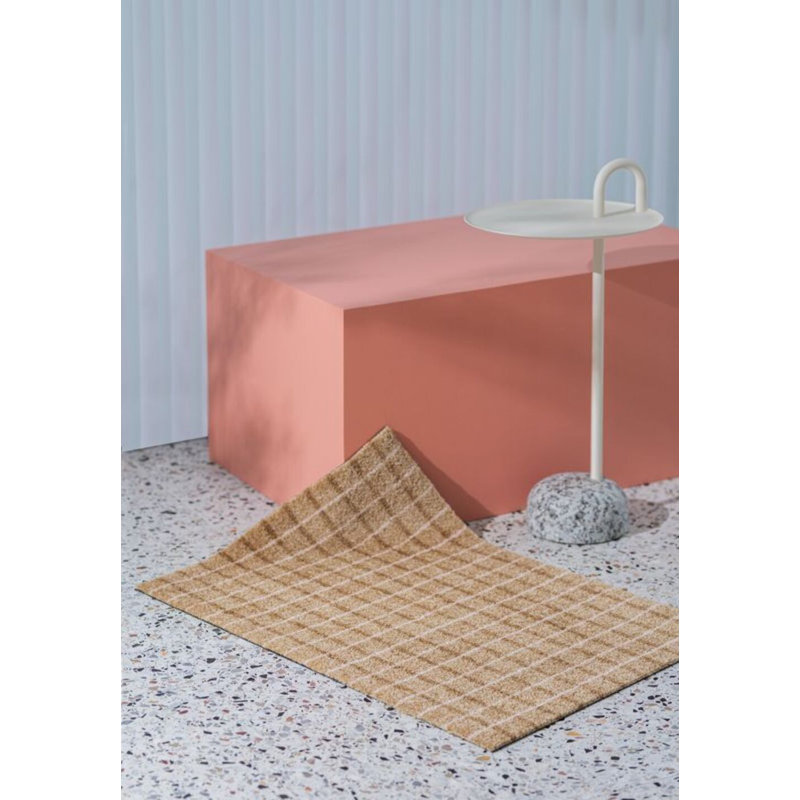 Grid Chocolate Strawberry, 32" W x 44" L