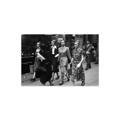 Les femmes dans la rue (NYC, 1949) sur plastique / acrylique par Ruth Orkin, peinture
