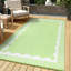 Tapis d'extérieur réversible 8 x 10 pi - Tapis de paille en plastique avec bordure et festons imperméable avec sac et piquets pour patio, véhicule récréatif et pique-nique-2115308237-2115308236