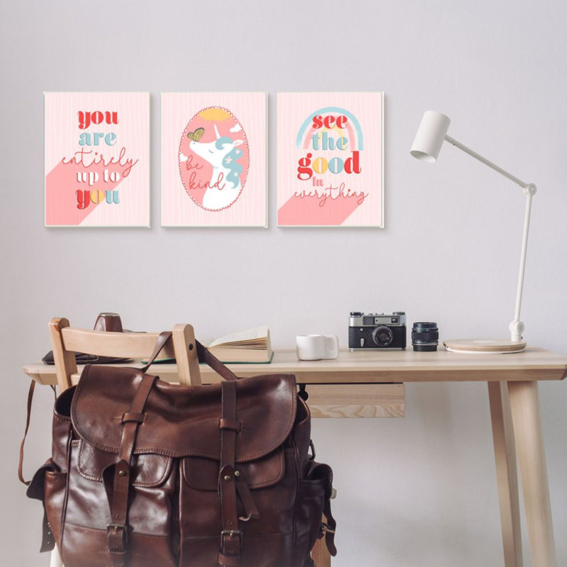 «Princess Unicorn with Kindness Expressions Red Pink» par Daphne Polselli, ensemble de 3 reproductions d'art textuel