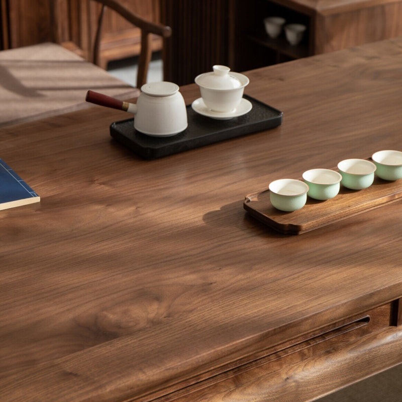 Bureau en bois massif de style musical