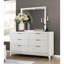 Commode de finition blanche antique avec tiroirs de rangement