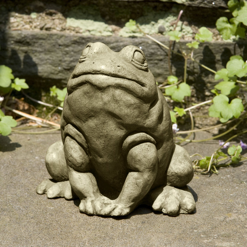 Jumper Statue, English Moss