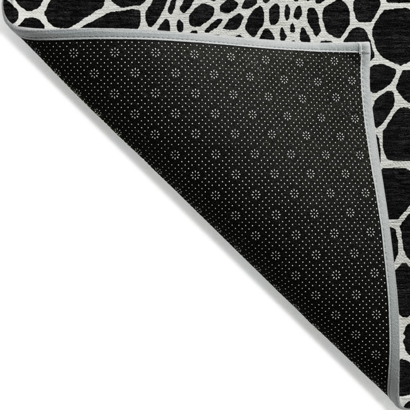 Tapis intérieur / extérieur géométrique lavable noir et ivoire 5 pi x 8 pi