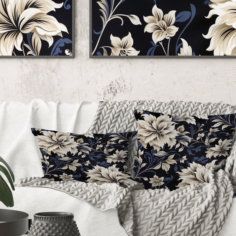 Coussin en polyester damassé bleu foncé et beige