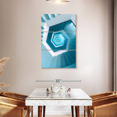 Lilie Hexagon Staircase
