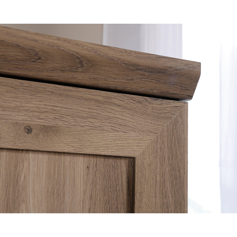 Garde-robe Dhaniyal, Noyer