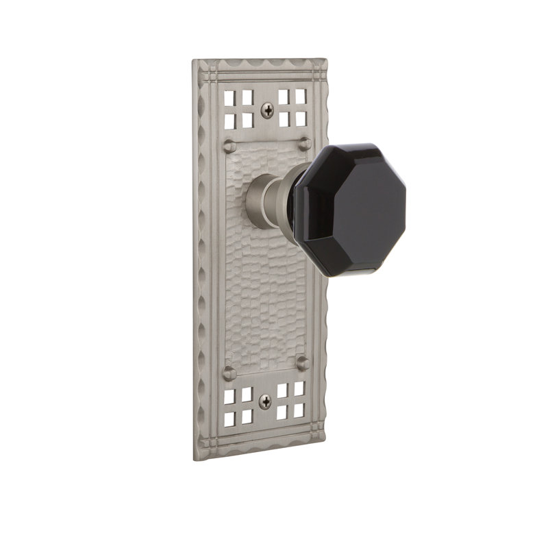 Assiette artisanale avec bouton de porte Waldorf noir, Nickel satiné, 2 3/4 po