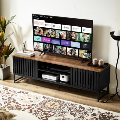 Meuble télé Mid-Century de 63 po avec rangement généreux, façade rayée en grille noire, structure, 4 tablettes, pour le salon et la chambre à coucher, supporte les portes d'appoint modernes de 60 po, robustes et optionnelles