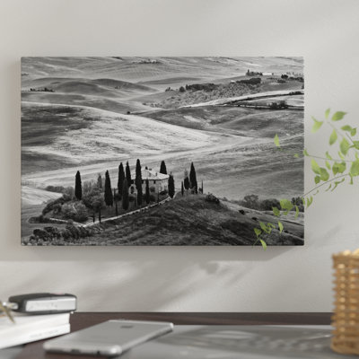 «Paysage de campagne en noir et blanc, San Quirico d'Orcia, province de Sienne, région de Toscane, Italie», reproduction de photo sur toile