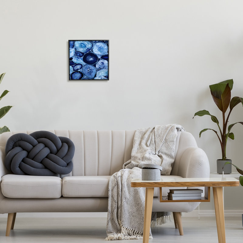 «Blue Geode Crystals Arrangement», art de la giclée encadrée par Danielle Carson, Giclée encadrée noir minuit