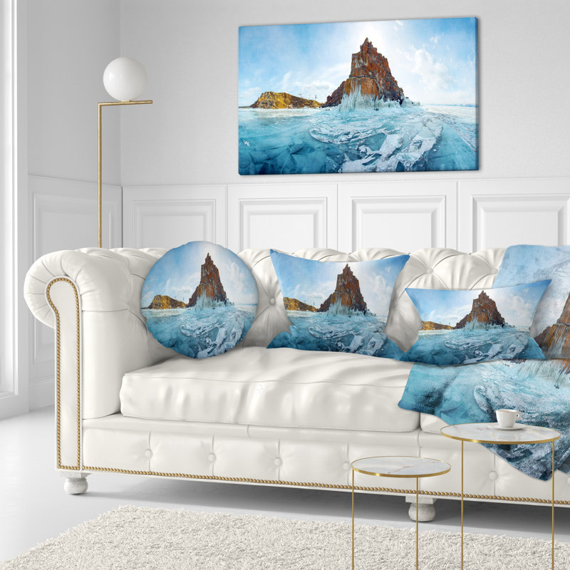 Coussin lombaire avec paysage marin et roches du lac Baïkal