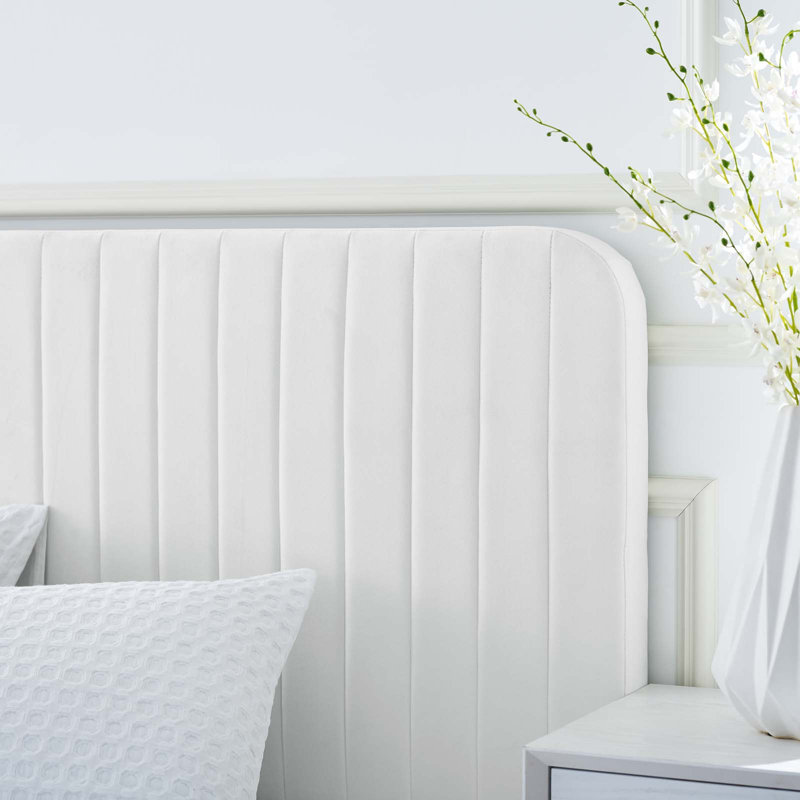 Lit plateforme en velours Celine Channel, Blanc, Très grand