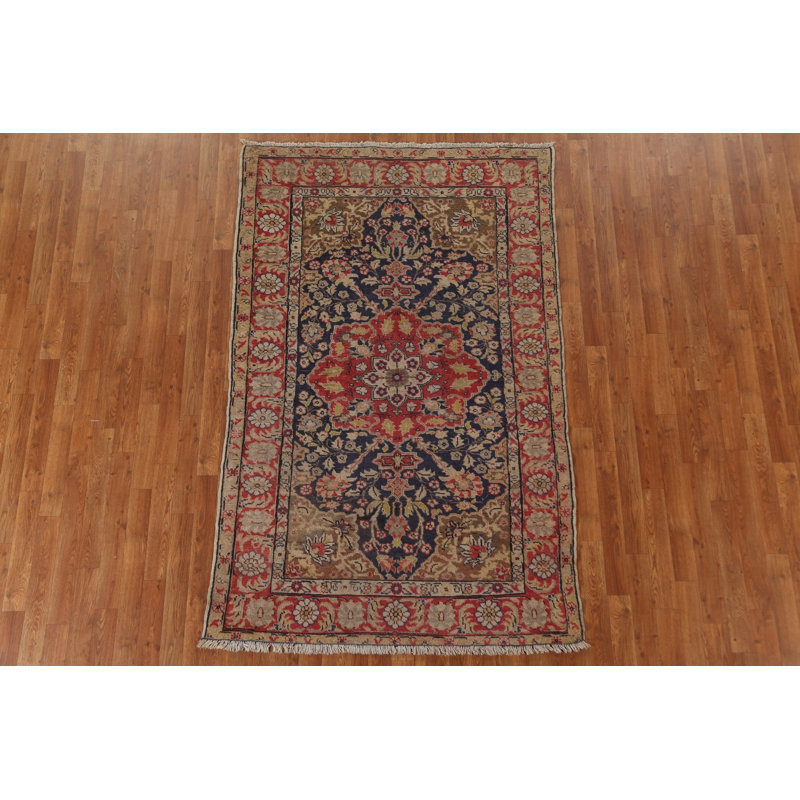 Tapis bleu marine en laine noué à la main de conception unique années 1940S 4 pi 7 po x 7 pi 2 po