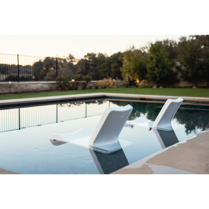 Line Outdoor Lounge Chair, Highcloud White