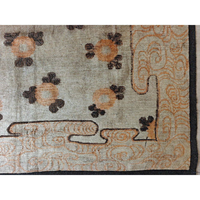 Warm Cream Color Antique Floral Pattern Mongolian Wool Pile Area Rug