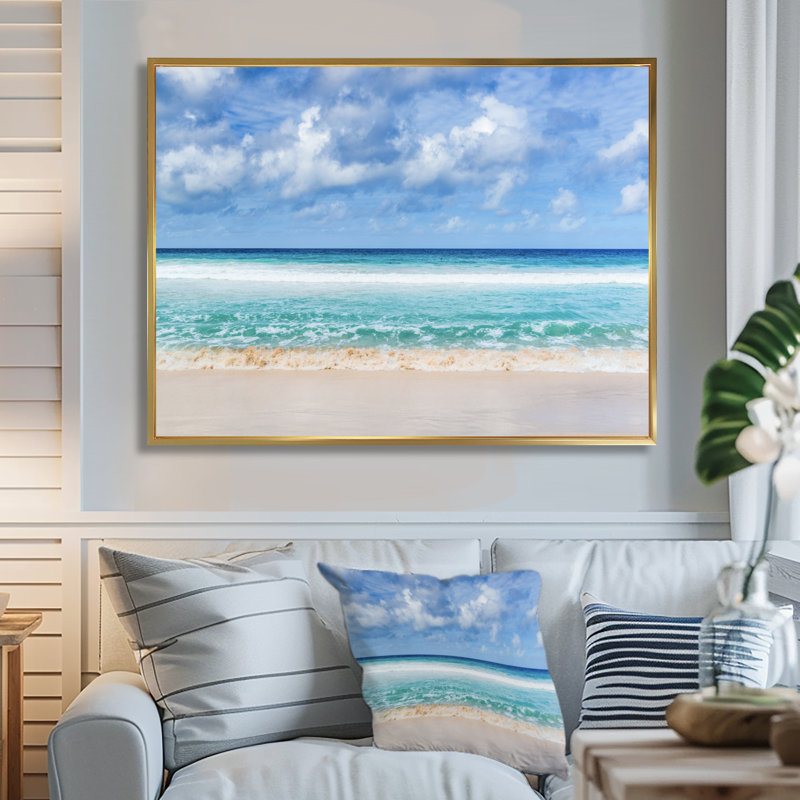 Décoration murale plage tranquille sous les nuages blancs - mer et rivage, H 16 po x l 32 po, Or