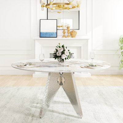 Table de salle à manger ronde de 57,88 po avec plateau en pierre frittée à la chaleur blanche et base en acier inoxydable argenté, pouvant accueillir de 6 à 8 personnes, table moderne à conception d'espace, sièges de bureau à décoloration