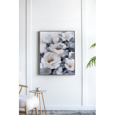Art mural encadré floral sur toile, peinture à fleurs blanches peintes à la main de 32,3 x 40,2 pouces avec des tons de rose et de gris doux, des accents de feuille d'or et un cadre neutre pour le décor de la chambre à coucher