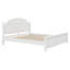 Structure de lit en bois avec tête de lit arquée et design classique-630299717