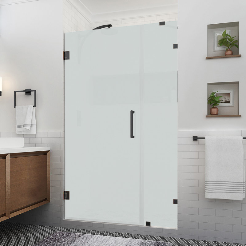 Porte de douche à charnière sans cadre Nautis XL l 48,25 - 49,25 po x H 80 po Nautis, Bronze huilé