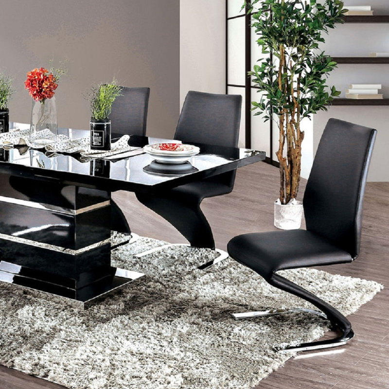 Chaises d'appoint rembourrées en similicuir