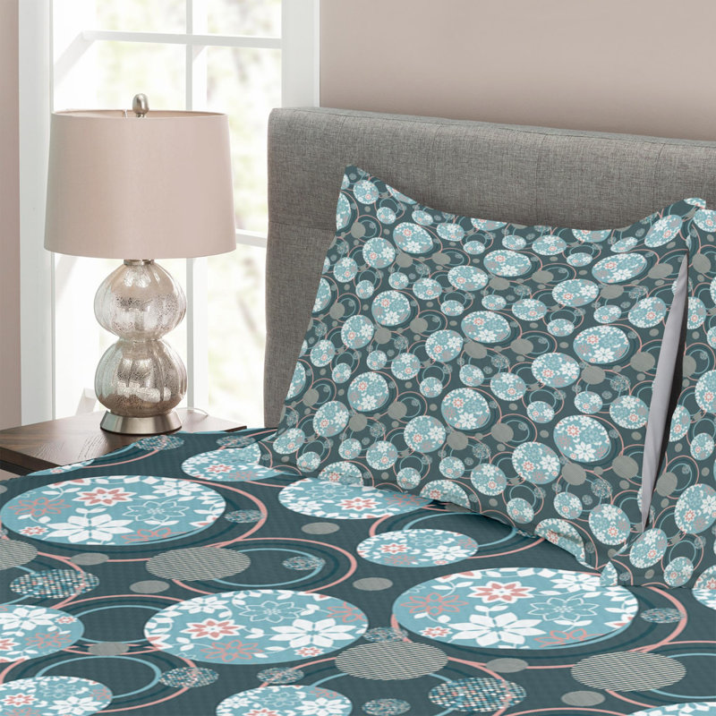 Farmhouse / Country Geometric Shapes Coverlet, Queen Coverlet + 2 Shams