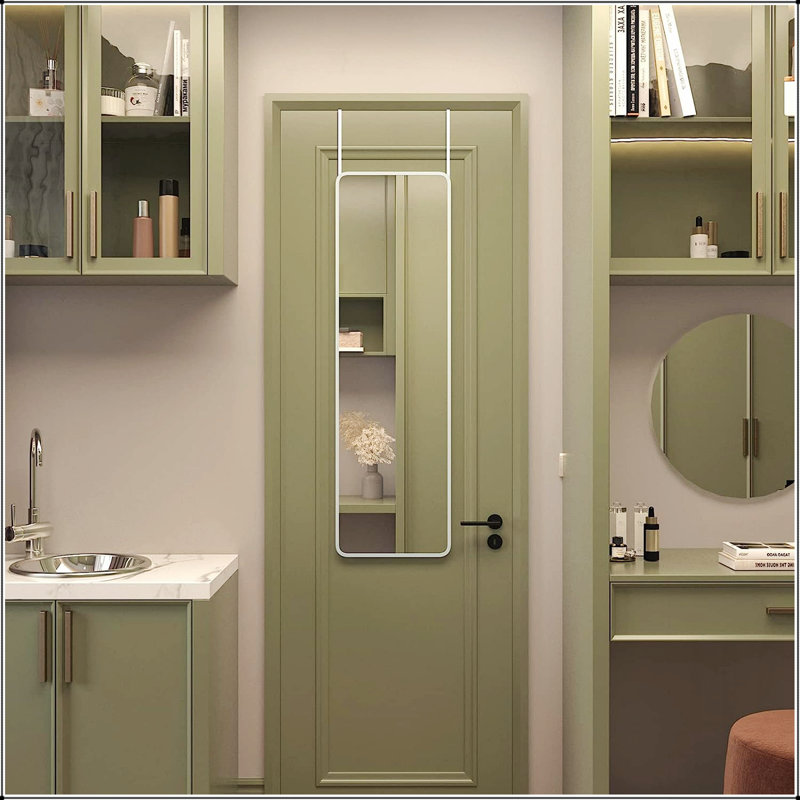 Miroir de porte durable en alliage d'aluminium avec cadre antidéflagrant et grande surface de miroir sans cuivre, idéal pour les environnements humides et les options de montage polyvalentes.