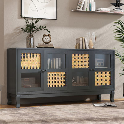 Buffet 4 portes gris industriel - Design rétro avec beaucoup de rangement. Charmantes portes en verre pour le vestibule, la salle à manger, la cuisine et le salon. Assemblage sans effort avec 4 portes.