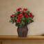 Arrangement floral d'hibiscus dans un vase