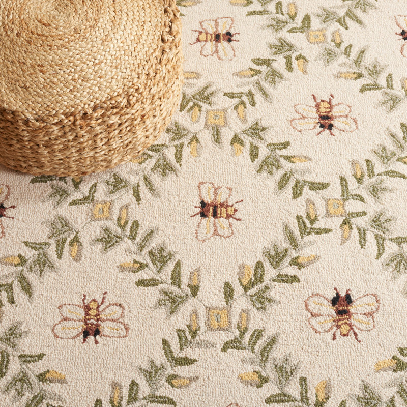 Elara Floral Handmade Wool Area Rug, Rectangle 5'3" x 8'3"