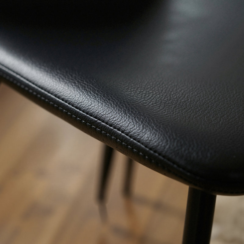 Chaise rembourrée en similicuir Kody , Cuir vegan noir minuit