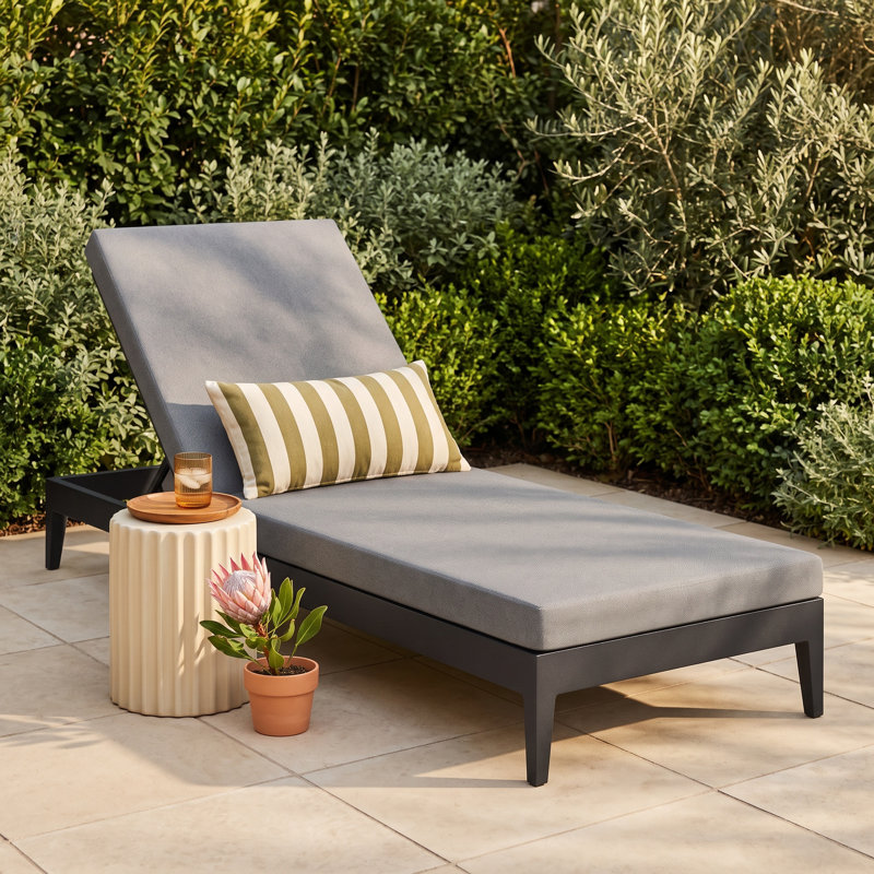 Elza Outdoor Single chaise with Cushions