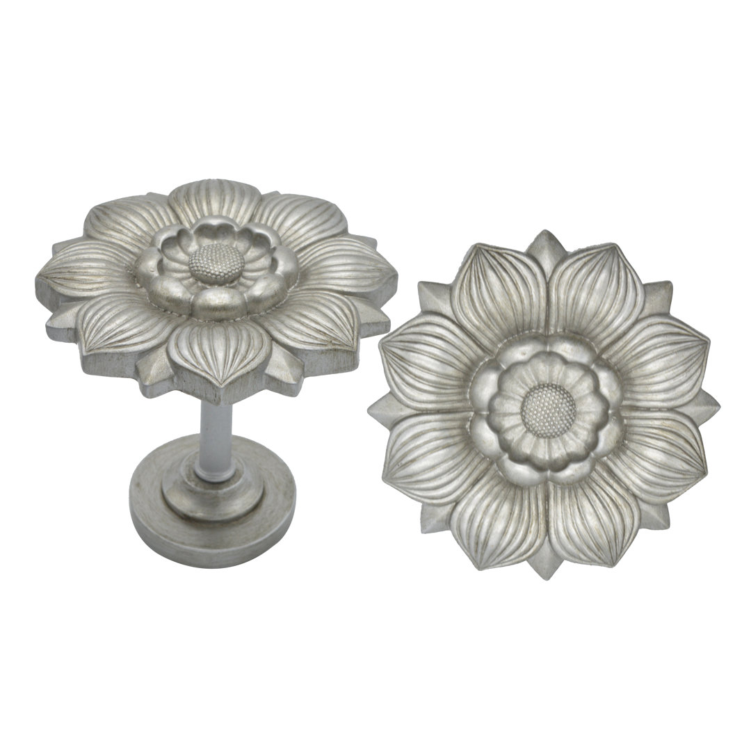 Armontae Bloom Medallion Curtain Holdback (Set of 2) Bloomsbury Market 