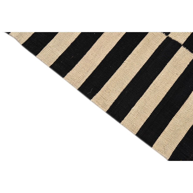 Tapis noir et blanc Ousley