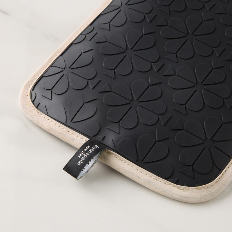 Kate Spade New York Spade Flower 7"x 10" Soft Silicone Pot Holder, Black/Ivory