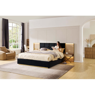 Luxueux cadre de lit plateforme en velours très grand avec tête de lit en métal, 2 lampes murales intégrées et table de chevet, aucun sommier nécessaire, noir haut de gamme