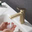 Robinet de salle de bain moderne à poignée simple 7,17 "avec aérateur amovible-130816857