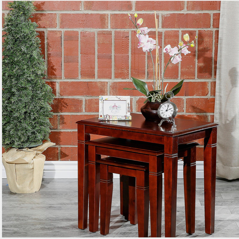Ensemble de 3 tables gigognes et chaises en cerisier